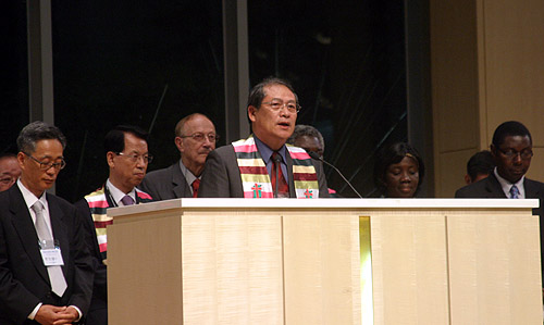 				▲아싱 아만 대만장로교회 총회장이 “제주선교 1백주년을 축하하며, 통합교단의 헌신적인 선교에 감사한다”고 축사하고 있다. ⓒ송경호 기자				