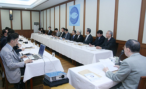 ▲ 칼빈 탄생 5백주년을 맞아 진행되는 기념사업 및 한국 장로교의 날 등에 대한 기자간담회가 15일 서울교회(이종윤 목사)에서 열렸다. ⓒ 송경호 기자