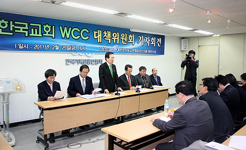 ▲한국기독교 WCC 대책위원회 기자회견에서 대표인 홍재철 목사가 발언하고 있다. ⓒ김진영 기자